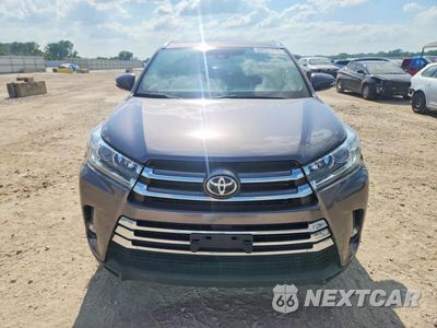 Piąte zdjęcie samochodu w środku: 2019 TOYOTA HIGHLANDER LIMITED VIN:5TDDZRFH5KS982505 - miniatura