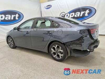 Drugie zdjęcie samochodu z przodu: 2021 KIA FORTE LXS VIN:3KPF24AD6ME406570 - miniatura