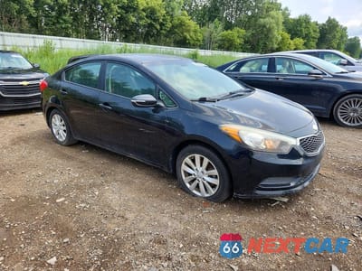 Czwarte zdjęcie samochodu z boku: 2014 KIA FORTE LX VIN:KNAFX4A65E5097560 - miniatura