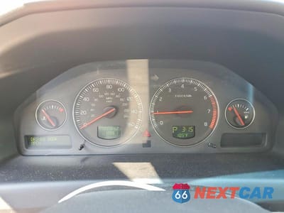 Zdjęcie 9 z 12 samochodu: 2004 VOLVO S60 VIN:YV1RS61T842413303 - miniatura