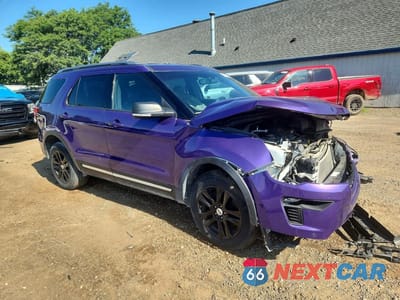 Czwarte zdjęcie samochodu z boku: 2019 FORD EXPLORER XLT VIN:1FM5K8D8XKGA21605 - miniatura