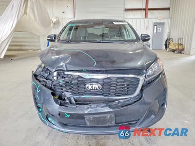 Piąte zdjęcie samochodu w środku: 2020 KIA SORENTO LX VIN:5XYPGDA32LG669735 - miniatura