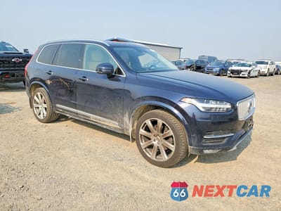 Czwarte zdjęcie samochodu z boku: 2016 VOLVO XC90 T6 VIN:YV4A22PL2G1019113 - miniatura