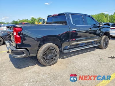 Trzecie zdjęcie samochodu z tyłu: 2022 CHEVROLET SILVERADO K1500 HIGH COUNTRY VIN:1GCUDJED3NZ539366 - miniatura