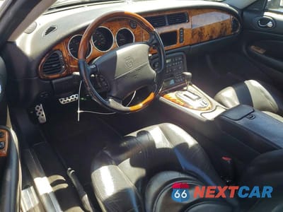 Zdjęcie 8 z 12 samochodu: 2005 JAGUAR XKR VIN:SAJDA41B353A43294 - miniatura
