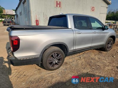 Trzecie zdjęcie samochodu z tyłu: 2020 HONDA RIDGELINE SPORT VIN:5FPYK3F1XLB018131 - miniatura