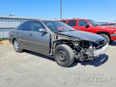 Czwarte zdjęcie samochodu z boku: 2005 TOYOTA CAMRY LE VIN:4T1BE32K65U502582 - miniatura