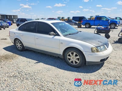 Czwarte zdjęcie samochodu z boku: 2001 VOLKSWAGEN PASSAT GLS VIN:WVWAH63B51P026373 - miniatura