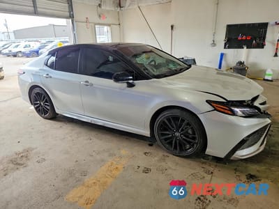 Czwarte zdjęcie samochodu z boku: 2022 TOYOTA CAMRY XSE VIN:4T1K61BK0NU067284 - miniatura