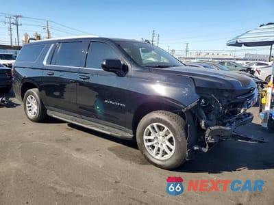 Czwarte zdjęcie samochodu z boku: 2023 CHEVROLET SUBURBAN C1500 LT VIN:1GNSCCKD7PR368612 - miniatura