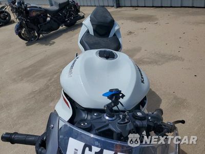 Piąte zdjęcie samochodu w środku: 2025 KAWASAKI ZX636 K VIN:JKBZXJK11SA009601 - miniatura