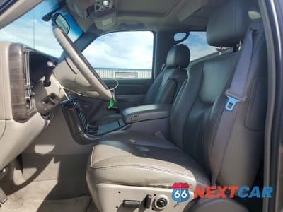 Zdjęcie 7 z 13 samochodu: 2005 GMC YUKON XL DENALI VIN:1GKFK66U75J116304 - miniatura