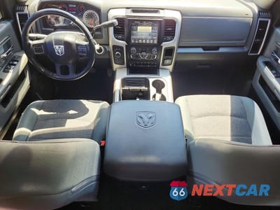 Zdjęcie 8 z 13 samochodu: 2017 RAM 2500 SLT VIN:3C6UR5DL5HG586119 - miniatura