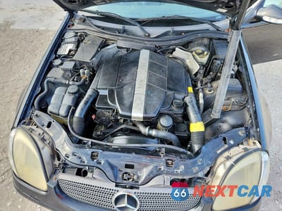 Zdjęcie 11 z 13 samochodu: 2001 MERCEDES-BENZ SLK 320 VIN:WDBKK65F21F172126 - miniatura