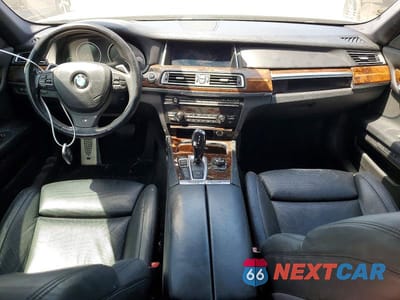 Zdjęcie 8 z 12 samochodu: 2013 BMW 750 LXI VIN:WBAYF8C51DD140108 - miniatura