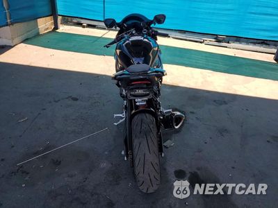 Czwarte zdjęcie samochodu z boku: 2024 BMW S 1000 RR VIN:WB10E6308R6J48260 - miniatura