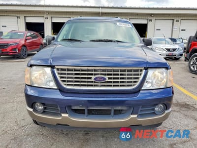 Piąte zdjęcie samochodu w środku: 2002 FORD EXPLORER EDDIE BAUER VIN:1FMZU74KX2UD46256 - miniatura