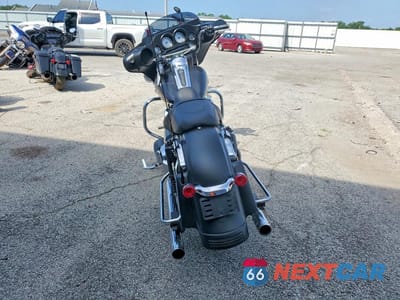 Czwarte zdjęcie samochodu z boku: 2013 HARLEY-DAVIDSON FLHX STREET GLIDE VIN:1HD1KBM17DB652748 - miniatura