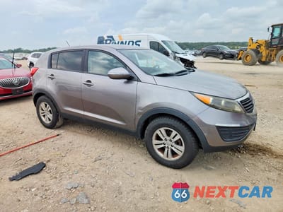 Czwarte zdjęcie samochodu z boku: 2011 KIA SPORTAGE LX VIN:KNDPB3A28B7037754 - miniatura