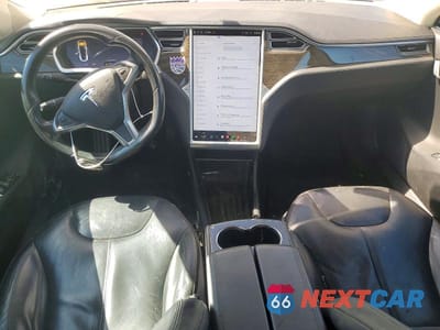Zdjęcie 8 z 12 samochodu: 2014 TESLA MODEL S VIN:5YJSA1H16EFP35003 - miniatura