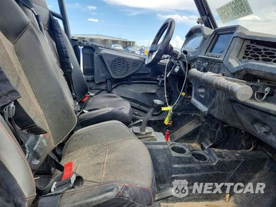 Piąte zdjęcie samochodu w środku: 2021 POLARIS RZR TURBO S 4 VIN:3NSP4L929MG616689 - miniatura
