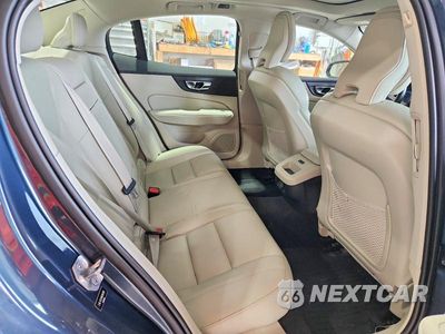 Zdjęcie 10 z 12 samochodu: 2022 VOLVO S60 B5 MOMENTUM VIN:7JRL12TZ4NG154209 - miniatura