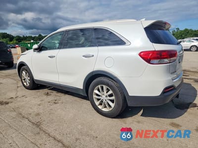 Drugie zdjęcie samochodu z przodu: 2018 KIA SORENTO LX VIN:5XYPG4A34JG340175 - miniatura