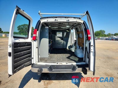 Zdjęcie 10 z 13 samochodu: 2017 GMC SAVANA G2500 VIN:1GTW7AFF4H1909520 - miniatura