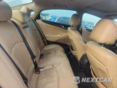 Zdjęcie 10 z 12 samochodu: 2013 HYUNDAI SONATA LIMITED 2.0T VIN:5NPEC4AB6DH614225 - miniatura