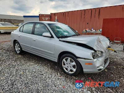 Czwarte zdjęcie samochodu z boku: 2005 HYUNDAI ELANTRA GLS VIN:KMHDN46D15U081526 - miniatura