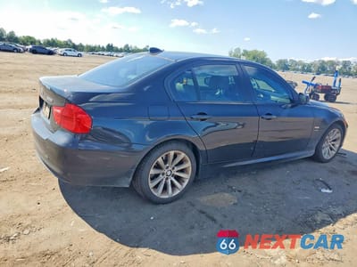 Trzecie zdjęcie samochodu z tyłu: 2011 BMW 328 XI SULEV VIN:WBAPK5G58BNN79796 - miniatura