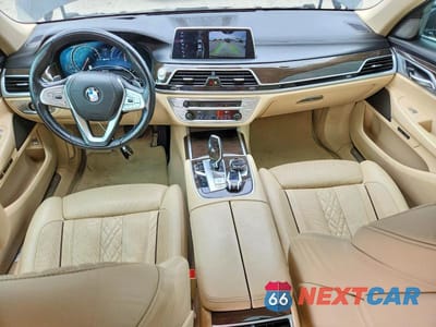 Zdjęcie 8 z 12 samochodu: 2018 BMW 740 XE VIN:WBA7J2C52JG938408 - miniatura