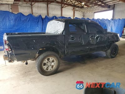 Trzecie zdjęcie samochodu z tyłu: 2013 TOYOTA TACOMA DOUBLE CAB VIN:5TFLU4EN1DX057835 - miniatura