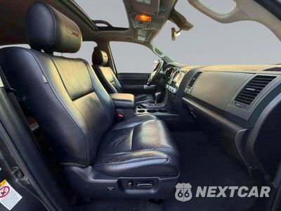 Piąte zdjęcie samochodu w środku: 2021 TOYOTA SEQUOIA TRD PRO VIN:5TDEY5B10MS182254 - miniatura