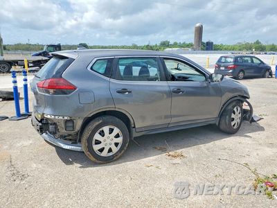 Trzecie zdjęcie samochodu z tyłu: 2018 NISSAN ROGUE S VIN:5N1AT2MV7JC829012 - miniatura