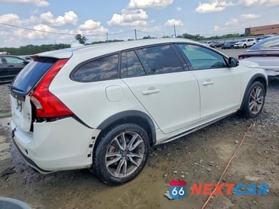 Trzecie zdjęcie samochodu z tyłu: 2016 VOLVO V60 CROSS COUNTRY PREMIER VIN:YV4612HK4G1018852 - miniatura