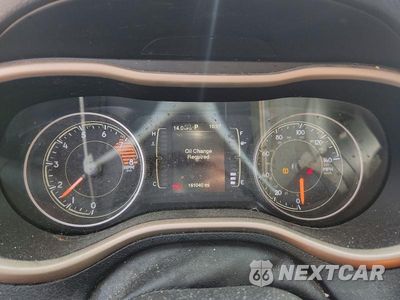 Zdjęcie 9 z 12 samochodu: 2017 JEEP CHEROKEE LATITUDE VIN:1C4PJMCS4HW538404 - miniatura