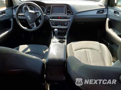Zdjęcie 8 z 13 samochodu: 2018 HYUNDAI SONATA SE VIN:5NPE24AF4JH676708 - miniatura