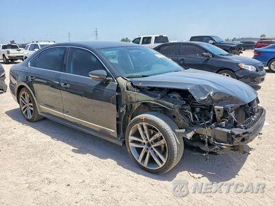 Czwarte zdjęcie samochodu z boku: 2017 VOLKSWAGEN PASSAT R-LINE VIN:1VWDT7A37HC029089 - miniatura
