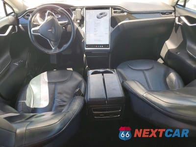 Zdjęcie 8 z 13 samochodu: 2013 TESLA MODEL S VIN:5YJSA1CN5DFP07170 - miniatura