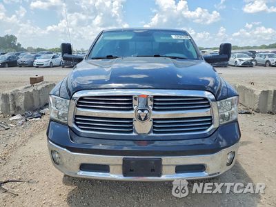 Piąte zdjęcie samochodu w środku: 2017 RAM 1500 SLT VIN:1C6RR7LM7HS878407 - miniatura