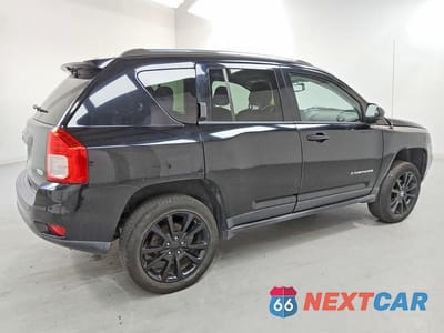 Trzecie zdjęcie samochodu z tyłu: 2012 JEEP COMPASS LATITUDE VIN:1C4NJDEB0CD621546 - miniatura