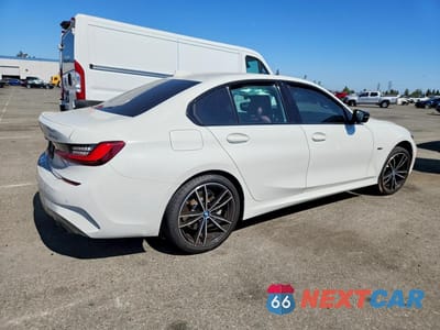 Trzecie zdjęcie samochodu z tyłu: 2022 BMW 330E VIN:3MW5P7J05N8C52264 - miniatura
