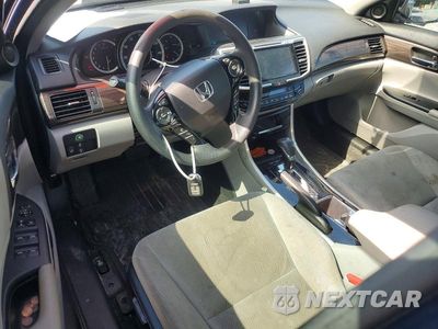 Zdjęcie 8 z 13 samochodu: 2017 HONDA ACCORD EX VIN:1HGCR2F05HA039700 - miniatura