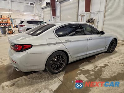 Trzecie zdjęcie samochodu z tyłu: 2021 BMW 530 XI VIN:WBA13BJ02MCF29914 - miniatura