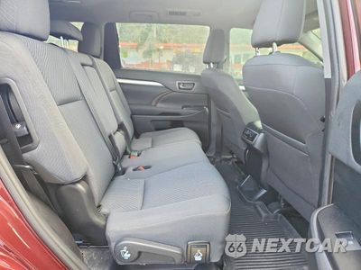 Zdjęcie 11 z 13 samochodu: 2019 TOYOTA HIGHLANDER LE VIN:5TDZARFHXKS058767 - miniatura