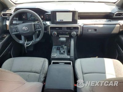 Zdjęcie 8 z 12 samochodu: 2025 TOYOTA TACOMA SR5 VIN:3TMKB5FN9SM047353 - miniatura