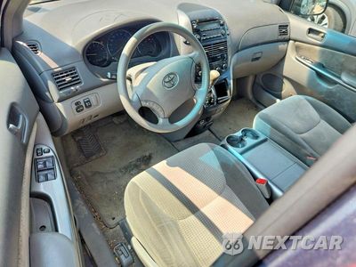 Zdjęcie 8 z 12 samochodu: 2010 TOYOTA SIENNA LE 8-PASSENGER VIN:5TDKK4CC2AS322833 - miniatura