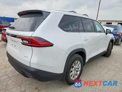 Trzecie zdjęcie samochodu z tyłu: 2026 TOYOTA GRAND HIGHLANDER HYBRID XLE VIN:5TDACAB54TS069365 - miniatura