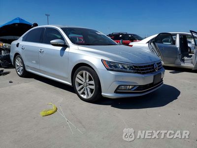 Czwarte zdjęcie samochodu z boku: 2017 VOLKSWAGEN PASSAT SE VIN:1VWGT7A33HC041026 - miniatura